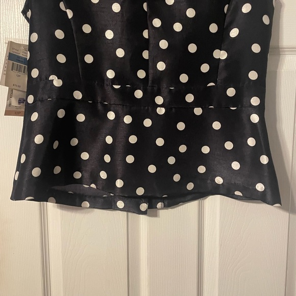 Danny & Nicole Petite Sleeveless Button Down Top - Picture 8 of 13
